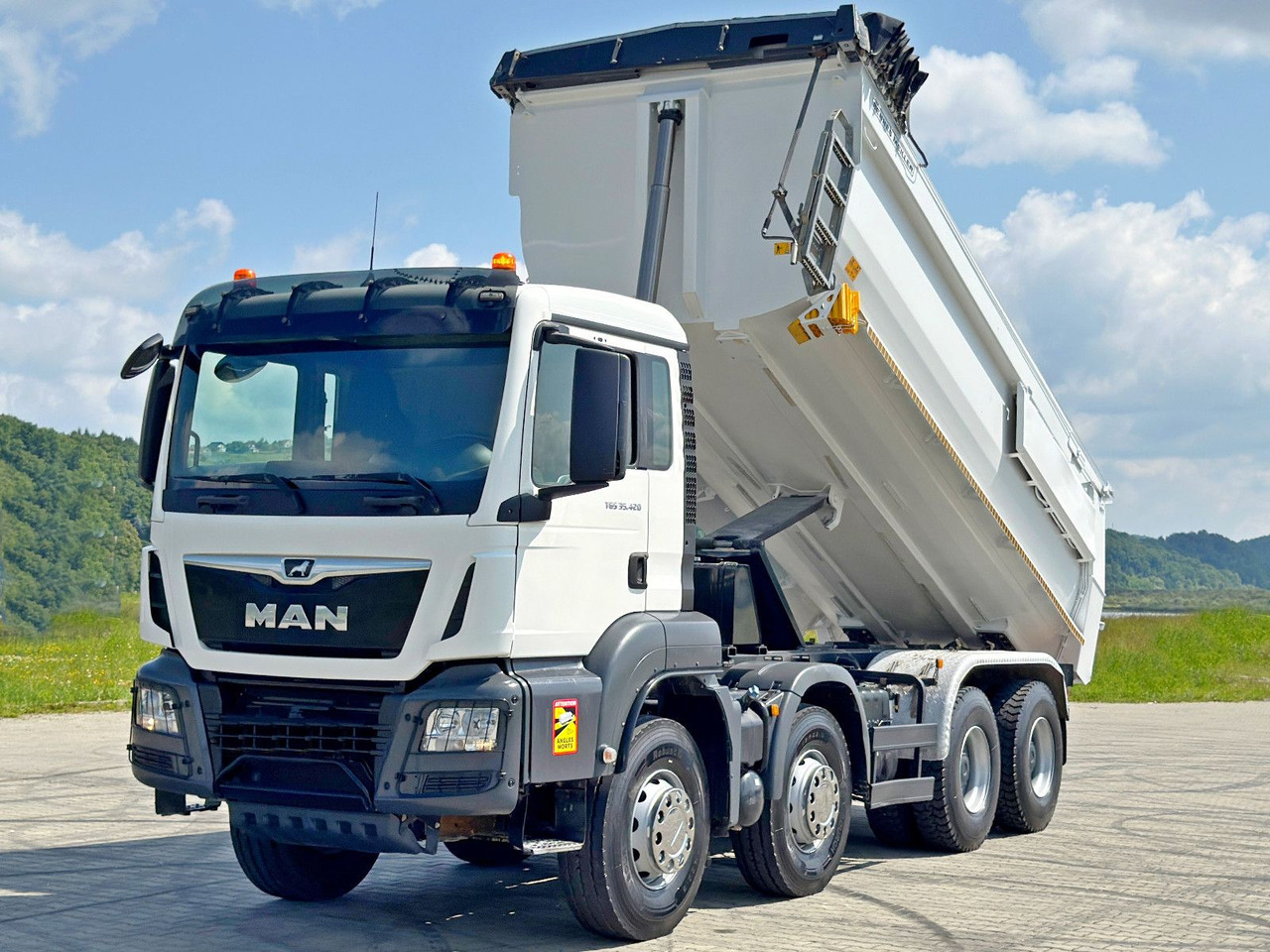 MAN TGS 35.420 KIPPER * 8x4 * TOPZUSTAND - Camion benne: photos 3 MAN TGS 35.420 KIPPER * 8x4 * TOPZUSTAND - Camion benne: photos 3