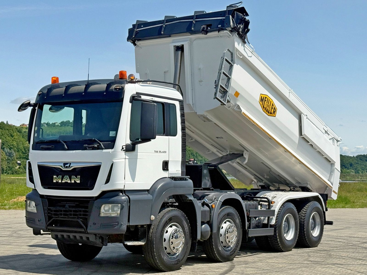 MAN TGS 35.420 KIPPER * 8x4 * TOPZUSTAND - Camion benne: photos 3 MAN TGS 35.420 KIPPER * 8x4 * TOPZUSTAND - Camion benne: photos 3