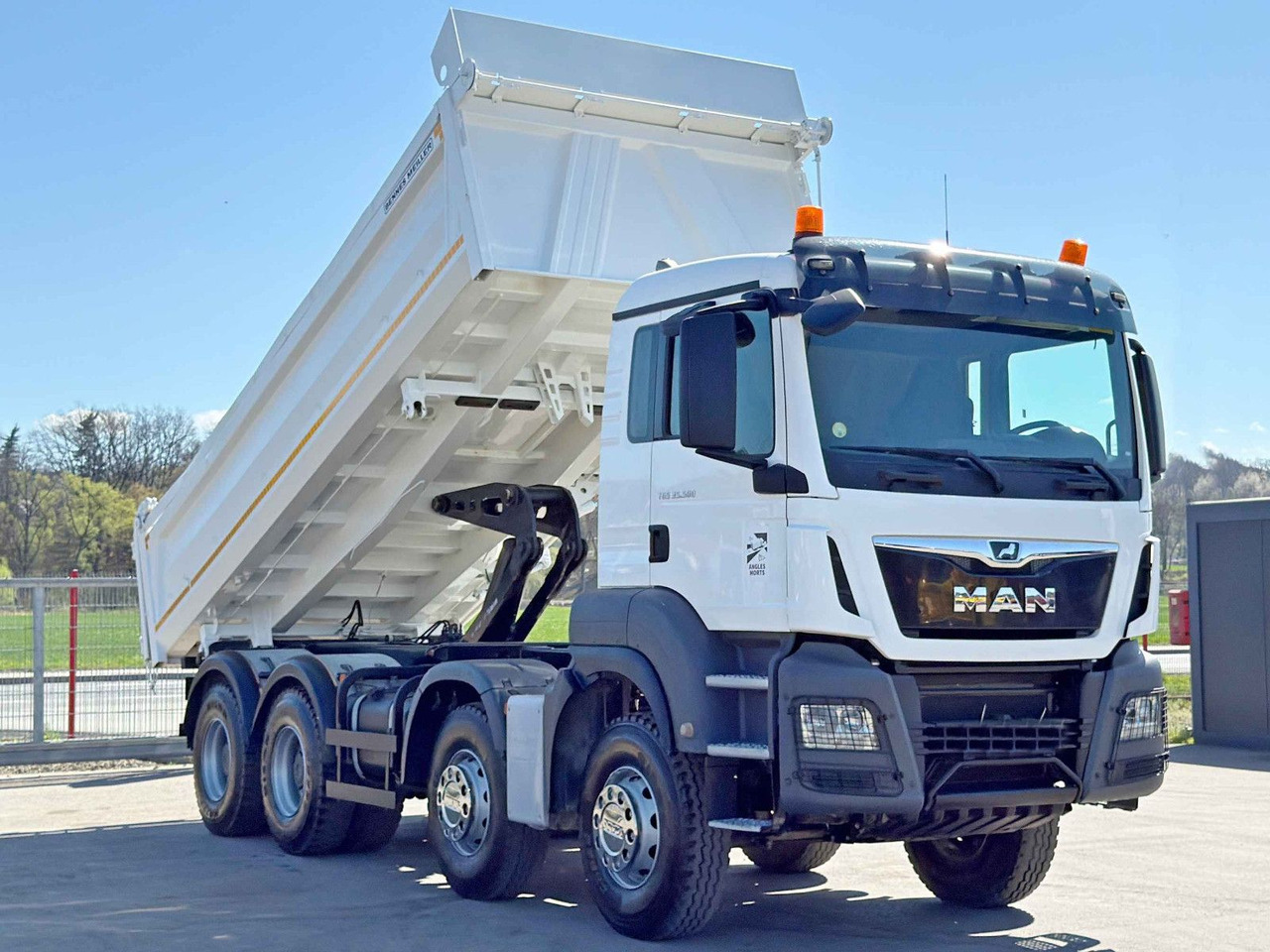 MAN TGS 35.500 KIPPER 6,00 m + BORDMATIC * 8x4 - Camion benne: photos 4 MAN TGS 35.500 KIPPER 6,00 m + BORDMATIC * 8x4 - Camion benne: photos 4