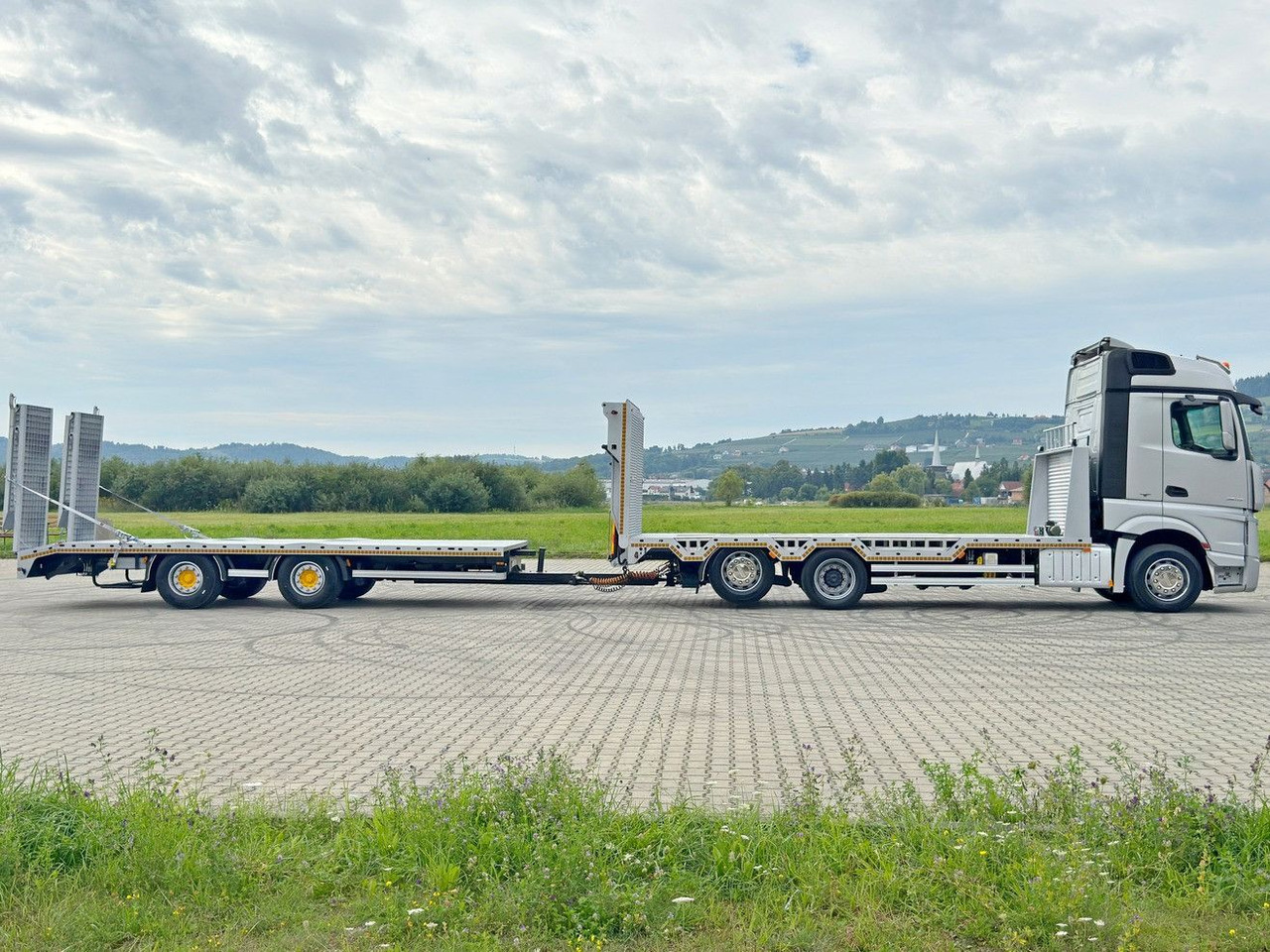 Mercedes-Benz ACTROS 2542 *ABSCHLEPPWAGEN 8,50m+Anhänger 7,32m - Remorqueuse: photos 4 Mercedes-Benz ACTROS 2542 *ABSCHLEPPWAGEN 8,50m+Anhänger 7,32m - Remorqueuse: photos 4