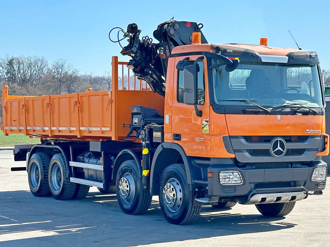 Mercedes-Benz ACTROS 3241 * HIAB 322 EP-4 HIDUO + FUNK / 8x4 - Camion benne, Camion grue: photos 4 Mercedes-Benz ACTROS 3241 * HIAB 322 EP-4 HIDUO + FUNK / 8x4 - Camion benne, Camion grue: photos 4