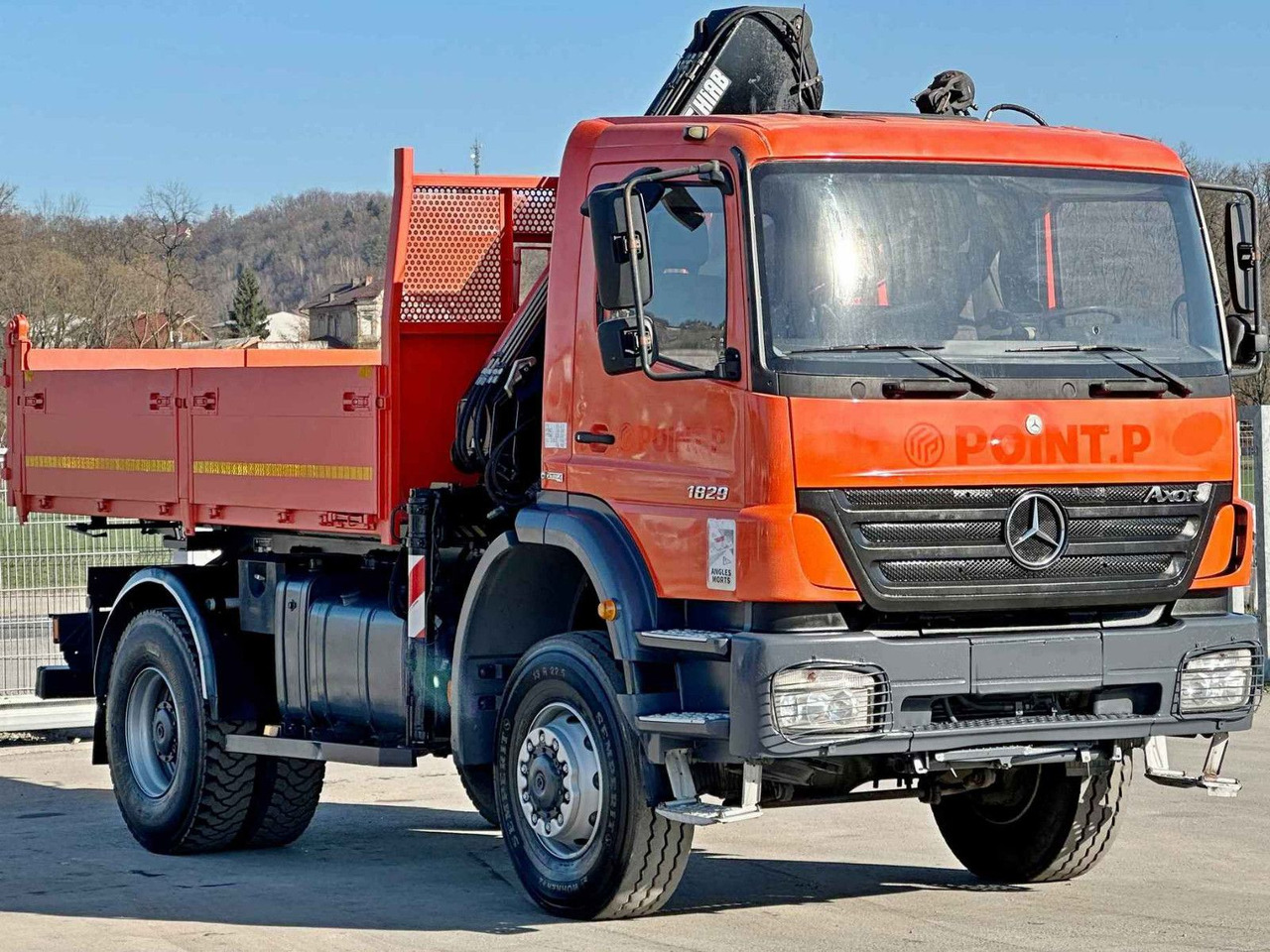 Mercedes-Benz AXOR 1829 * HIAB 1111 HIDUO + FUNK * TOP * 4x4 - Camion grue: photos 4 Mercedes-Benz AXOR 1829 * HIAB 1111 HIDUO + FUNK * TOP * 4x4 - Camion grue: photos 4