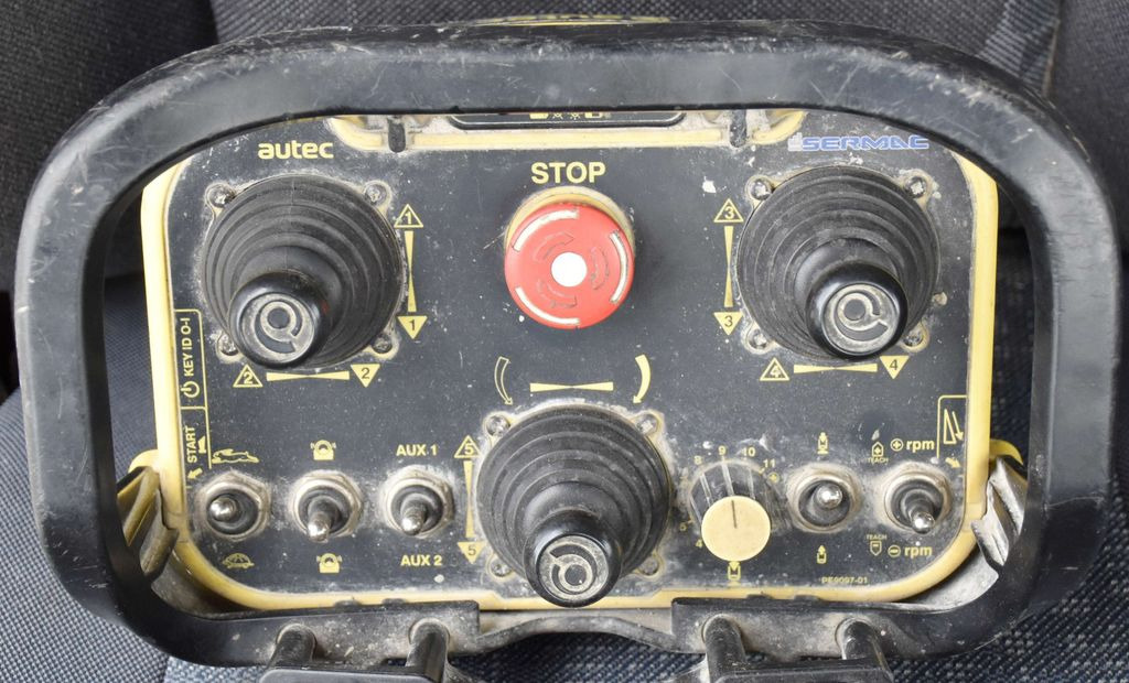 Camion pompe Mercedes-Benz AXOR 1833 * Betonpumpe 26 m + FUNK * TOP: photos 13
