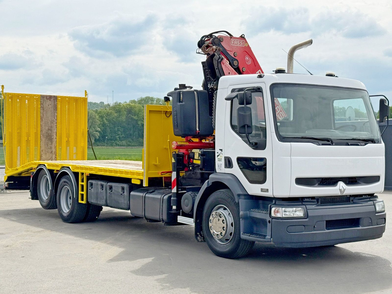 Renault PREMIUM 320 * FASSI F240B.22 + FUNK* TOP - Remorqueuse: photos 3 Renault PREMIUM 320 * FASSI F240B.22 + FUNK* TOP - Remorqueuse: photos 3
