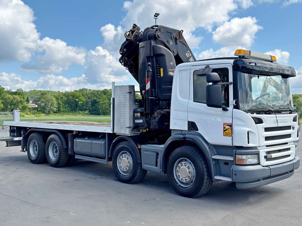 Scania P 420* PLATFORM 6,80m * HIAB 600 EP-5/FUNK * 8x4 - Camion grue: photos 3 Scania P 420* PLATFORM 6,80m * HIAB 600 EP-5/FUNK * 8x4 - Camion grue: photos 3