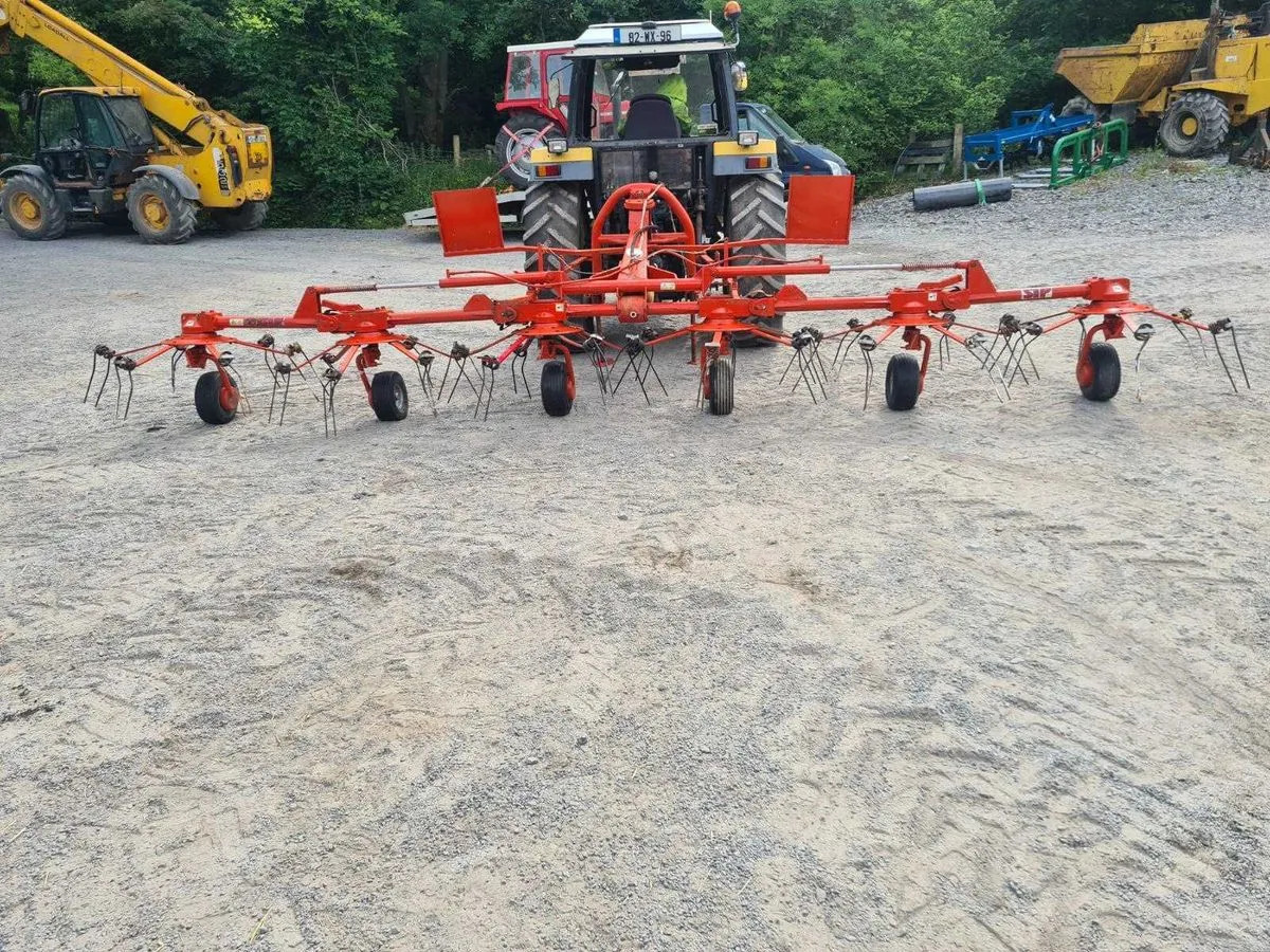 Sip Spider 680 Tedder - Faneuse: photos 1 Sip Spider 680 Tedder - Faneuse: photos 1