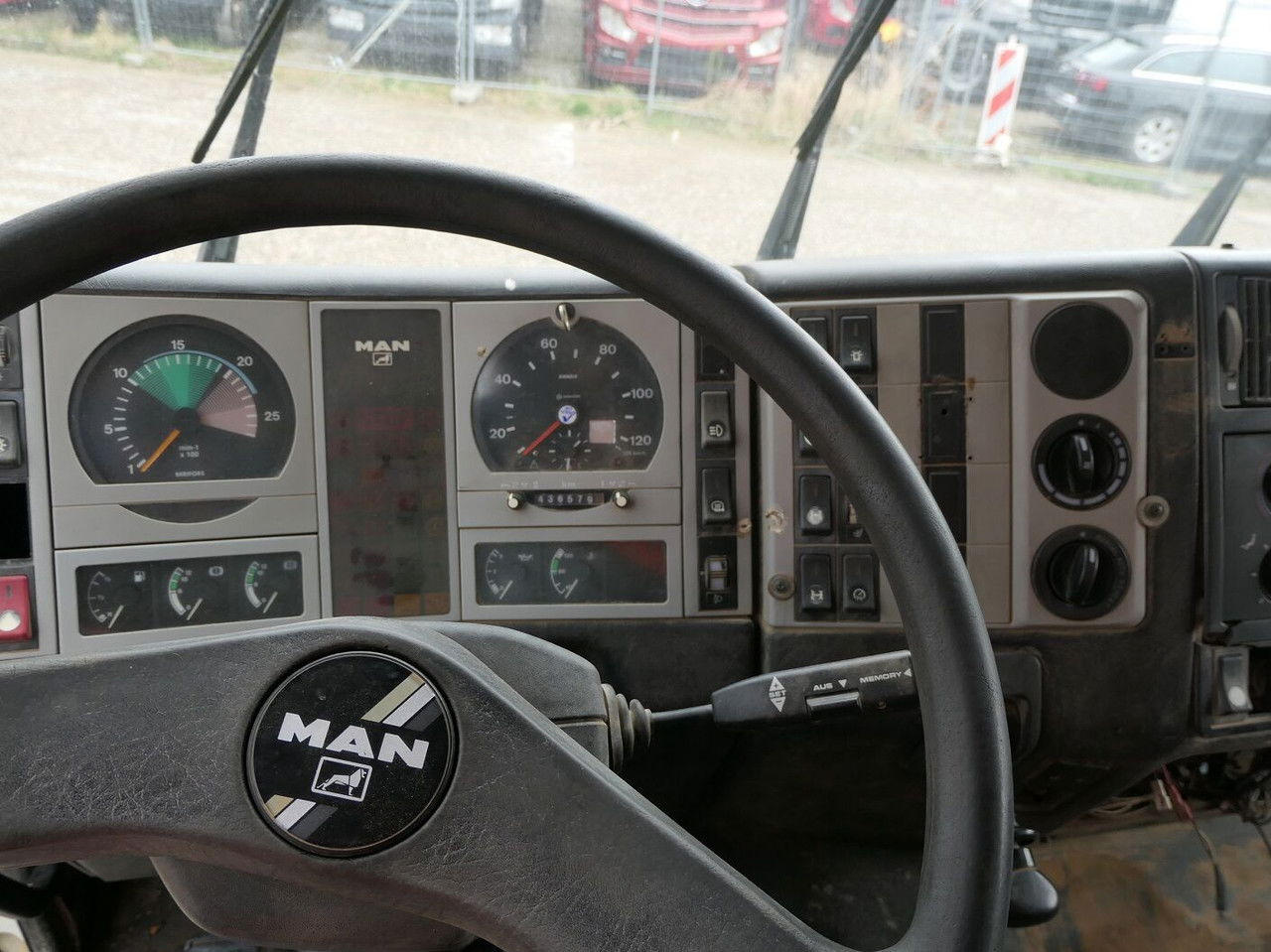 MAN TGA 33 33.364 AK - Camion benne: photos 3 MAN TGA 33 33.364 AK - Camion benne: photos 3