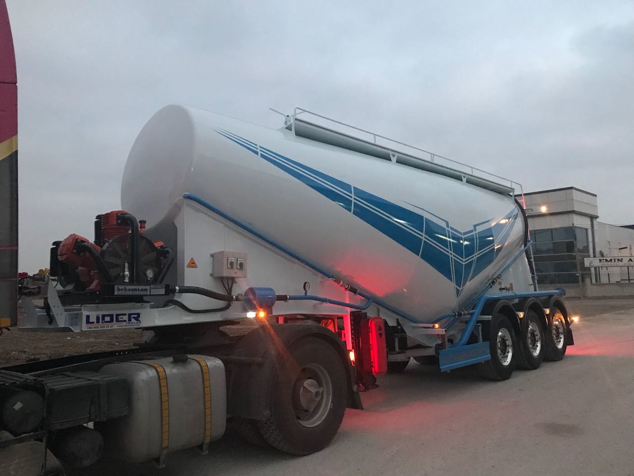 Semi-remorque citerne pour transport de ciment neuf LIDER 2024 MODEL NEW CEMENT TANKER: photos 8