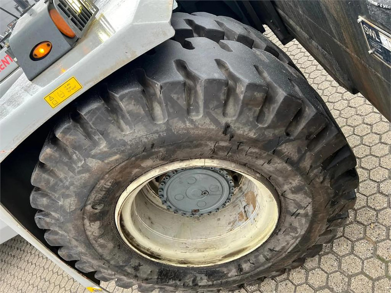 Kalmar DCG100-45ED7 - Chariot porte-conteneur: photos 3 Kalmar DCG100-45ED7 - Chariot porte-conteneur: photos 3