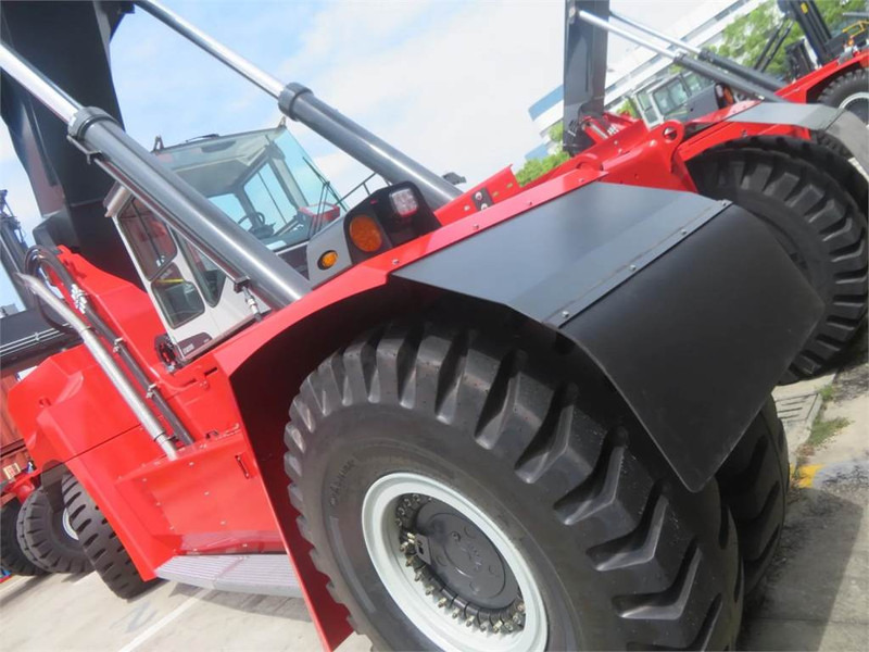 Kalmar DRU450-62S5 - Reach stacker: photos 4 Kalmar DRU450-62S5 - Reach stacker: photos 4