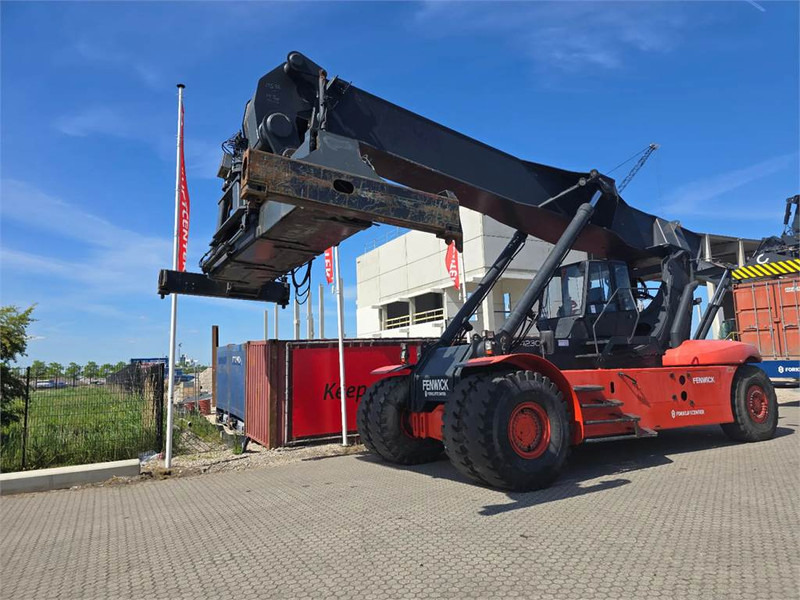 Linde C4230TL - Reach stacker: photos 4 Linde C4230TL - Reach stacker: photos 4