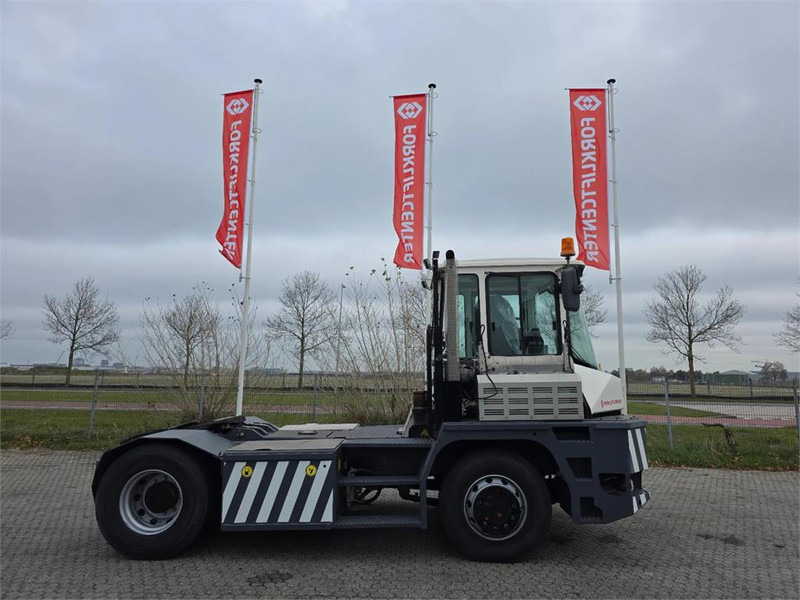 Mafi R332 4x4 - Tracteur portuaire: photos 4 Mafi R332 4x4 - Tracteur portuaire: photos 4