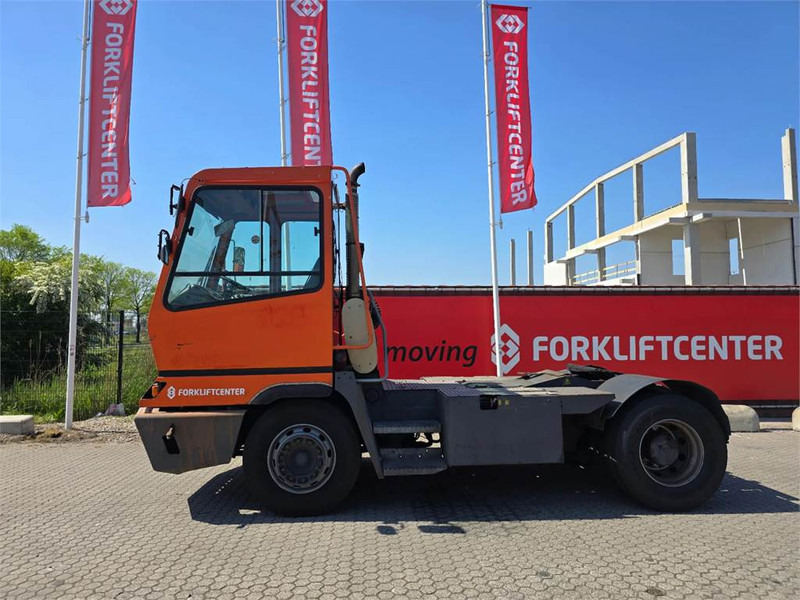 Terberg YT182 - Tracteur portuaire: photos 4 Terberg YT182 - Tracteur portuaire: photos 4