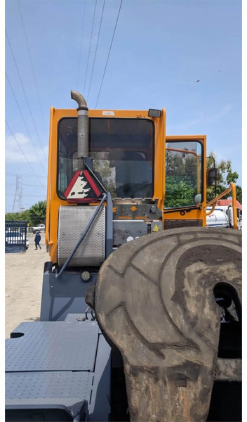 Tracteur portuaire Terberg YT182: photos 10