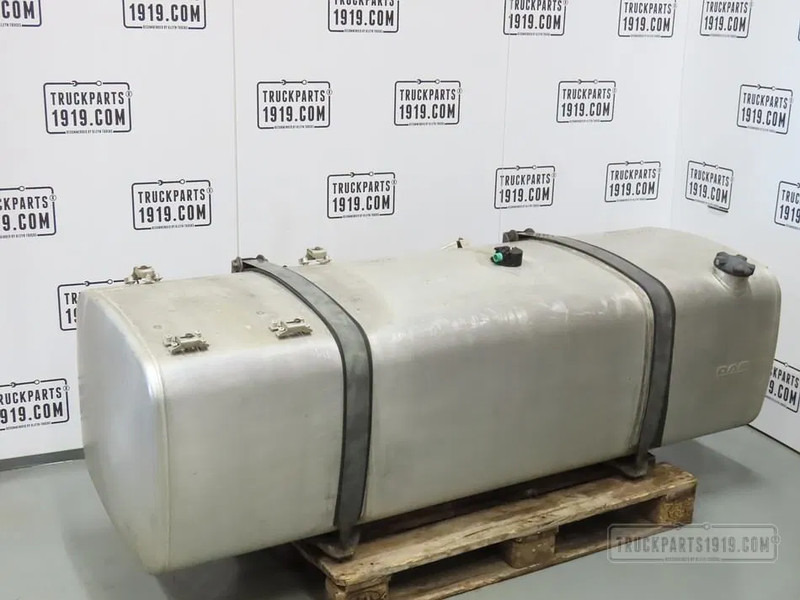 DAF 1945569 Brandstoftank + steunen 690L - Réservoir de carburant pour Camion: photos 1 DAF 1945569 Brandstoftank + steunen 690L - Réservoir de carburant pour Camion: photos 1