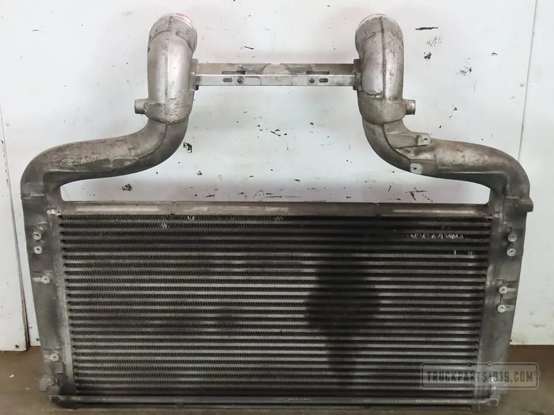 DAF CF Cooling System Interkoeler DAF CF - Radiateur pour Camion: photos 2 DAF CF Cooling System Interkoeler DAF CF - Radiateur pour Camion: photos 2