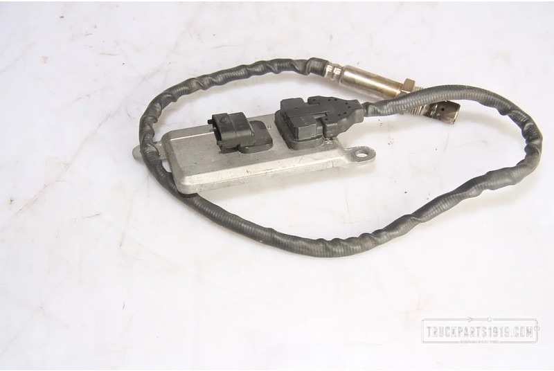 DAF Exhaust System NOx sensor na kat - Système d'échappement pour Camion: photos 2 DAF Exhaust System NOx sensor na kat - Système d'échappement pour Camion: photos 2