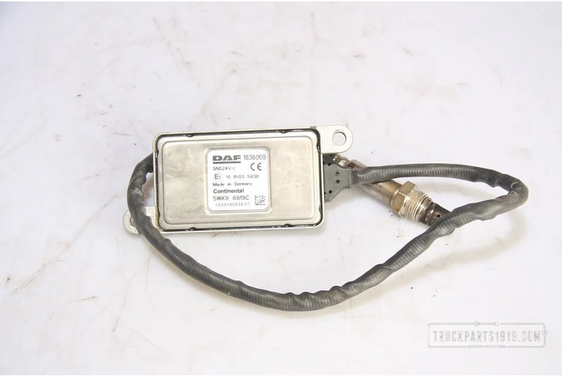 DAF Exhaust System NOx sensor na kat - Système d'échappement pour Camion: photos 1 DAF Exhaust System NOx sensor na kat - Système d'échappement pour Camion: photos 1