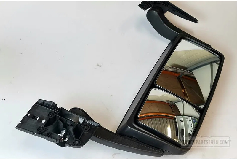 MAN 81.63730-6561 Buitenspiegel cpl Re. TGX - Rétroviseur pour Camion: photos 1 MAN 81.63730-6561 Buitenspiegel cpl Re. TGX - Rétroviseur pour Camion: photos 1