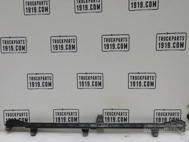 Scania 2307668 | Grille rooster bevestiging - Capot pour Camion: photos 1 Scania 2307668 | Grille rooster bevestiging - Capot pour Camion: photos 1