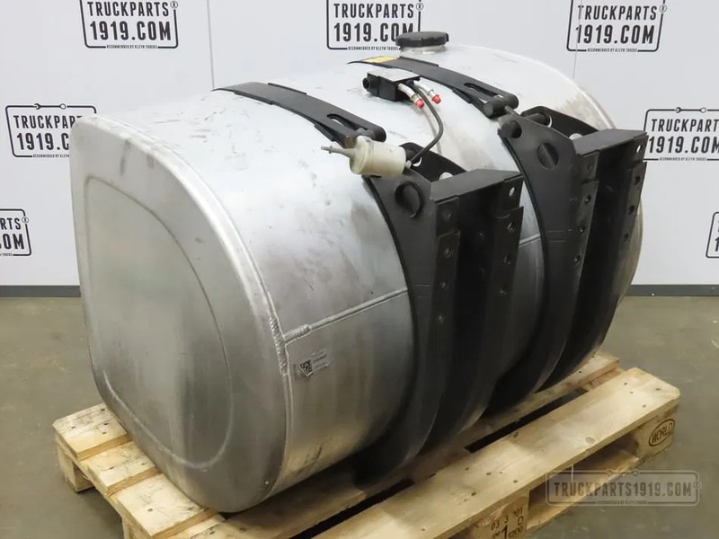 Volvo 21516447 | Brandstoftank + steunen 405L - Réservoir de carburant pour Camion: photos 2 Volvo 21516447 | Brandstoftank + steunen 405L - Réservoir de carburant pour Camion: photos 2