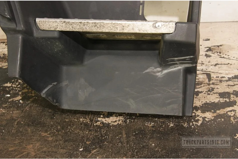 Volvo Body & Chassis Parts Instapbak Re VOLVO FH 13 - Marchepied pour Camion: photos 2 Volvo Body & Chassis Parts Instapbak Re VOLVO FH 13 - Marchepied pour Camion: photos 2