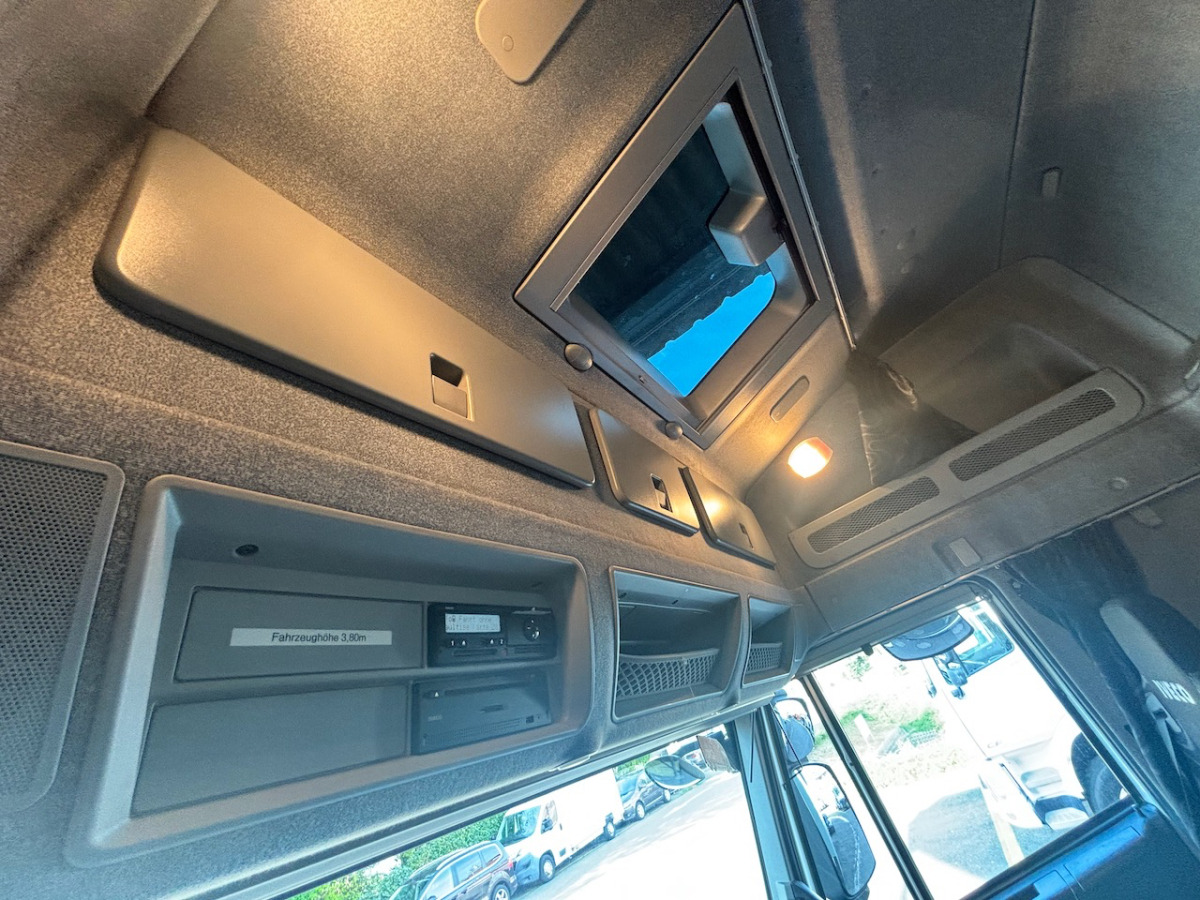 Camion à rideaux coulissants IVECO 190S40 Stralis: photos 9
