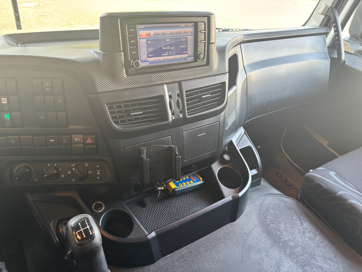 Camion à rideaux coulissants IVECO 190S40 Stralis: photos 8