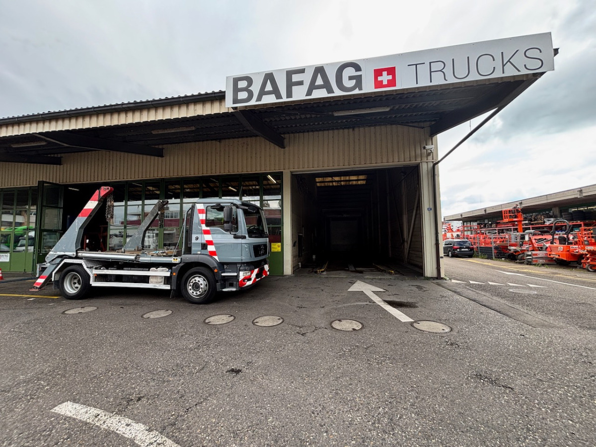 MAN TGM 18.340 - Camion multibenne: photos 2 MAN TGM 18.340 - Camion multibenne: photos 2