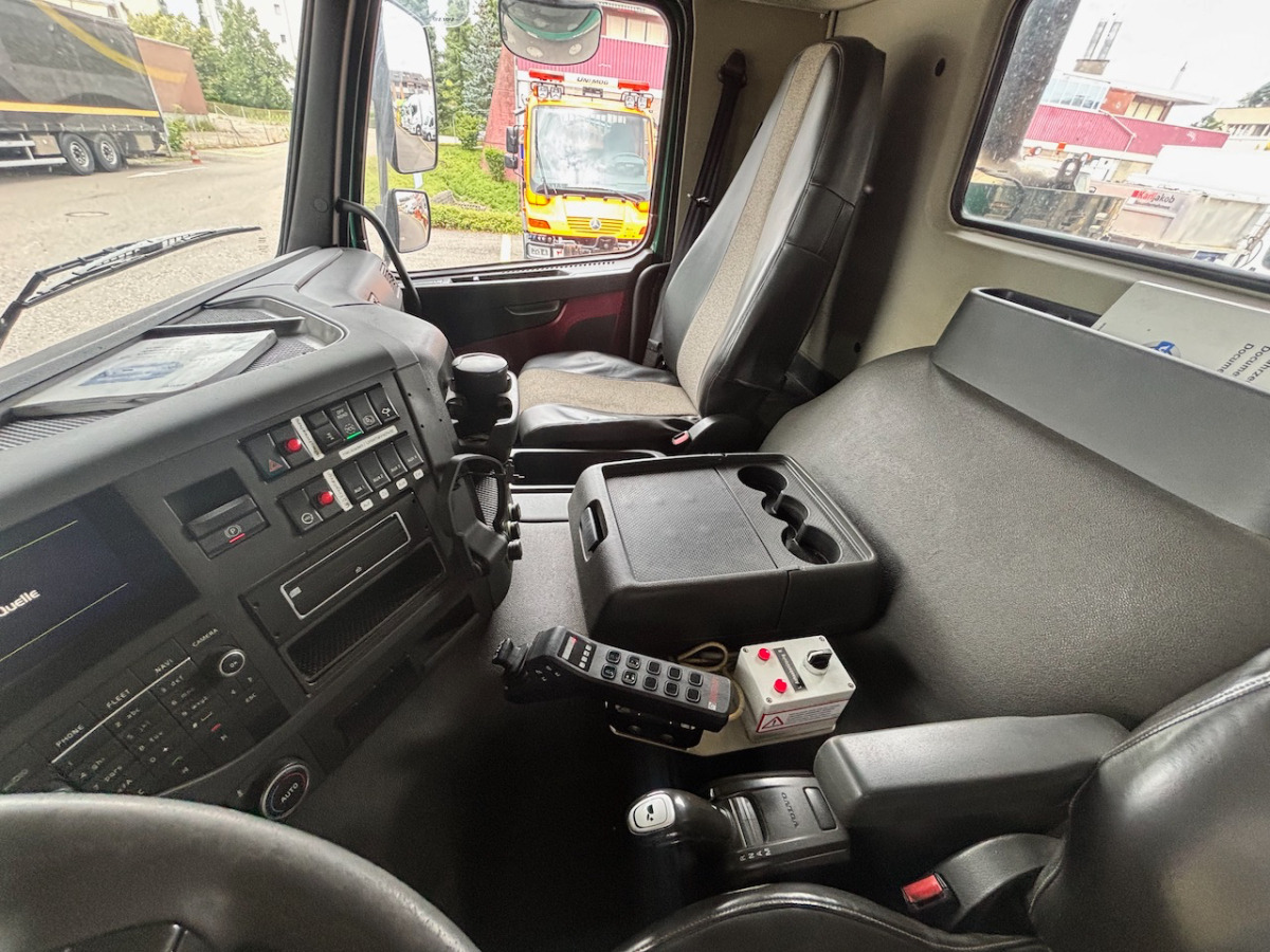 VOLVO FMX-500 8x4R - Camion ampliroll: photos 5 VOLVO FMX-500 8x4R - Camion ampliroll: photos 5