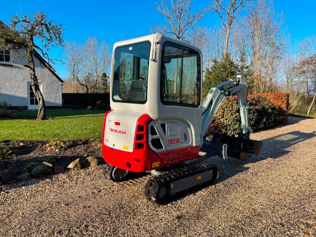TAKEUCHI TB216 - Mini pelle: photos 2 TAKEUCHI TB216 - Mini pelle: photos 2