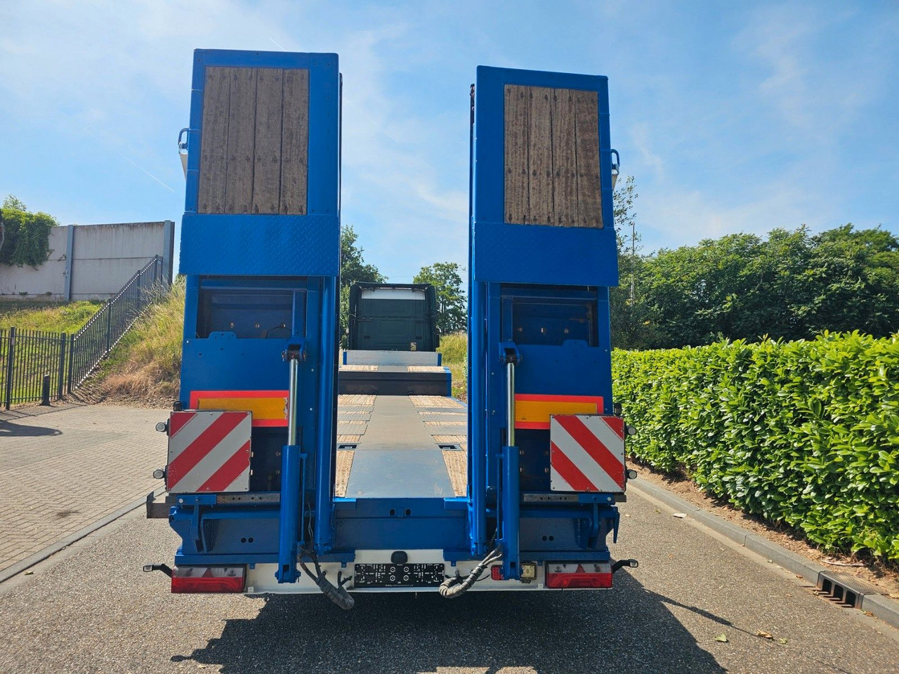 Kässbohrer LB3E Semie Tieflader Mit Rampen - Semi-remorque surbaissé: photos 5 Kässbohrer LB3E Semie Tieflader Mit Rampen - Semi-remorque surbaissé: photos 5