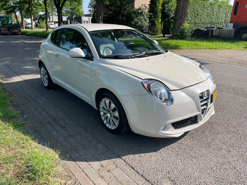 Alfa Romeo MiTo ZEER MOOI in prijs verlaagt - Voiture à hayon: photos 1 Alfa Romeo MiTo ZEER MOOI in prijs verlaagt - Voiture à hayon: photos 1