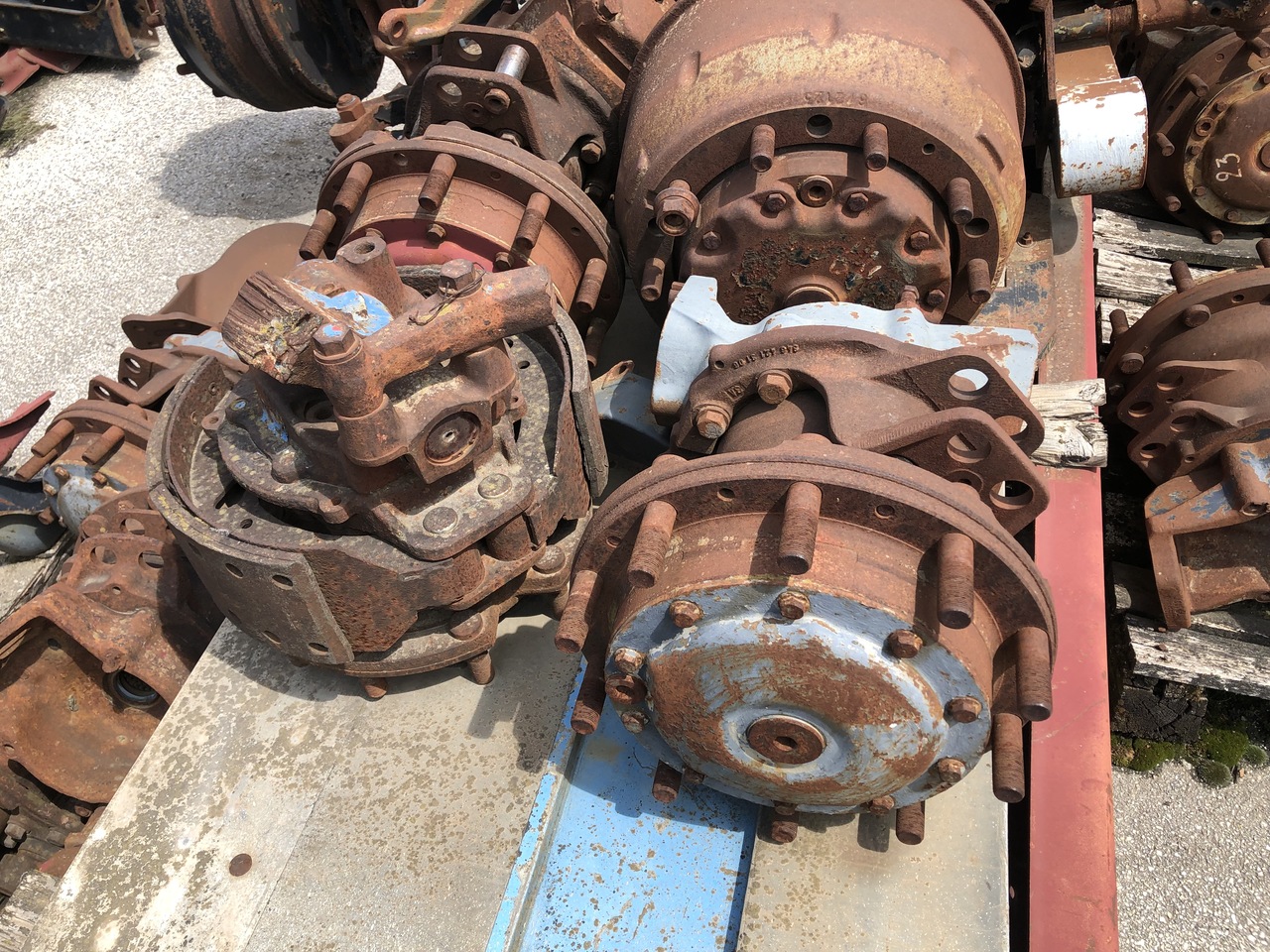 BELL HUB MERCEDES 1735 4X4 - Moyeu pour Camion: photos 3 BELL HUB MERCEDES 1735 4X4 - Moyeu pour Camion: photos 3