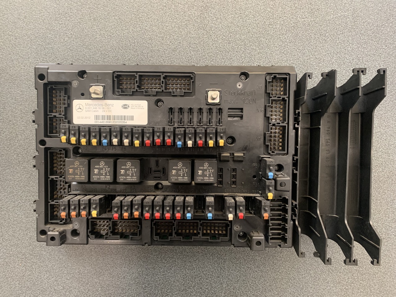 CONTROL UNIT SAM CABIN ACTROS MP4 - Bloc de gestion pour Camion: photos 5 CONTROL UNIT SAM CABIN ACTROS MP4 - Bloc de gestion pour Camion: photos 5