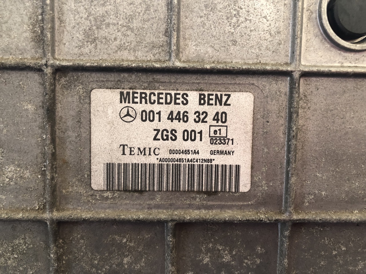 ENGINE CONTROL UNIT ATEGO OM904LA EURO 3 - Bloc de gestion pour Camion: photos 4 ENGINE CONTROL UNIT ATEGO OM904LA EURO 3 - Bloc de gestion pour Camion: photos 4