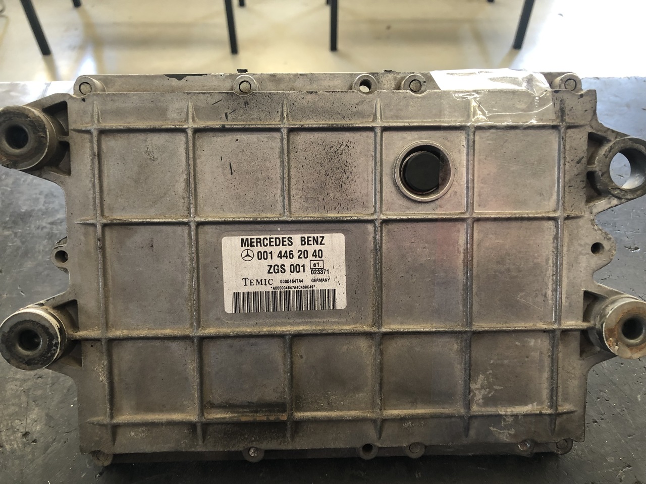 ENGINE CONTROL UNIT AXOR 330ps EURO 3 - Bloc de gestion pour Camion: photos 3 ENGINE CONTROL UNIT AXOR 330ps EURO 3 - Bloc de gestion pour Camion: photos 3