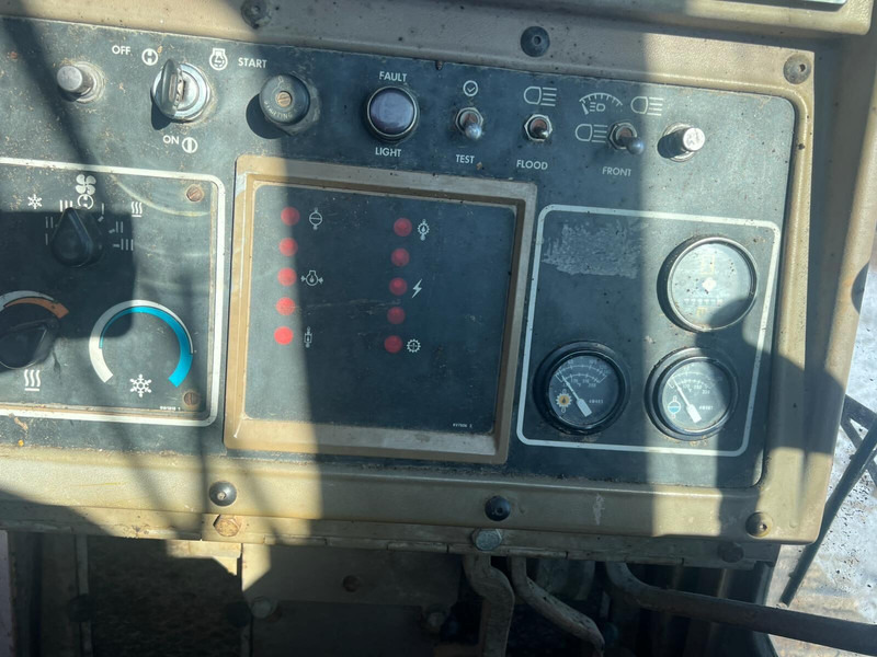 Bulldozer Caterpillar D5H: photos 18