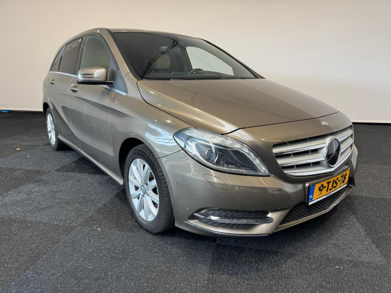 Mercedes-Benz B-Klasse 180 automaat Leer B 180 Ambition 5 Automaat wit Leer - Voiture: photos 1 Mercedes-Benz B-Klasse 180 automaat Leer B 180 Ambition 5 Automaat wit Leer - Voiture: photos 1
