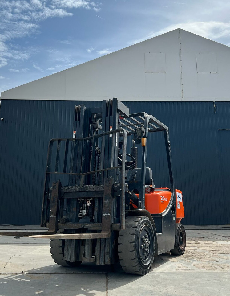 DOOSAN D30 GP - Chariot élévateur: photos 2 DOOSAN D30 GP - Chariot élévateur: photos 2