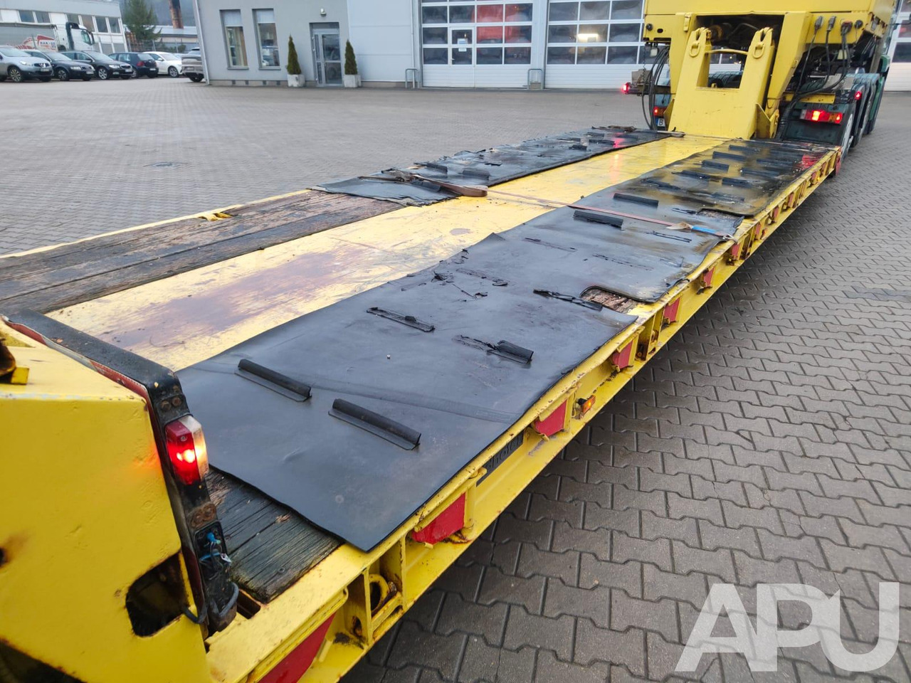 Semi-remorque surbaissé Goldhofer STZ-VH3: photos 10