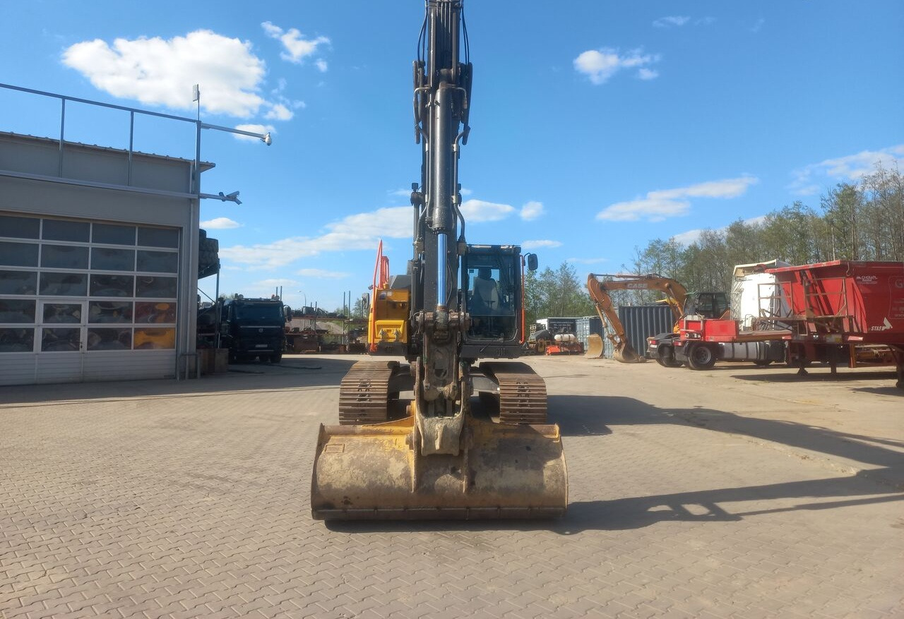 Volvo EC 220EL - Pelle sur chenille: photos 2 Volvo EC 220EL - Pelle sur chenille: photos 2