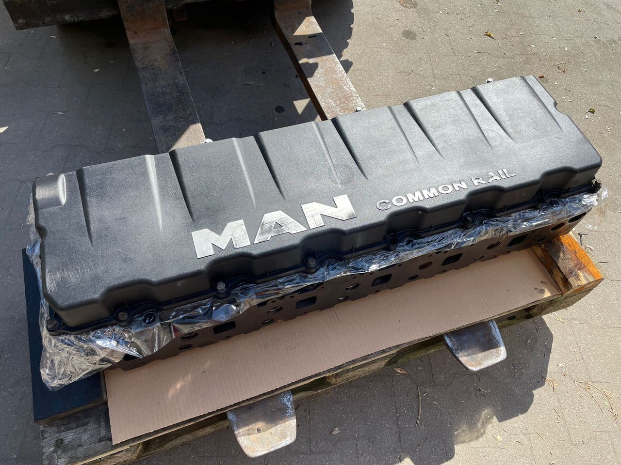 MAN CYLINDER HEAD D2676LF E 5-6 RECONDITIONED 51031006162REC - Culasse pour Camion: photos 4 MAN CYLINDER HEAD D2676LF E 5-6 RECONDITIONED 51031006162REC - Culasse pour Camion: photos 4