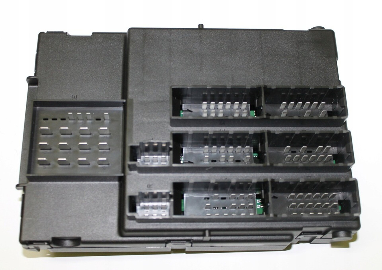 MAN ECU-ZBR BESTURINGSEENHEID WABCO 4462100090 - Bloc de gestion pour Camion: photos 2 MAN ECU-ZBR BESTURINGSEENHEID WABCO 4462100090 - Bloc de gestion pour Camion: photos 2