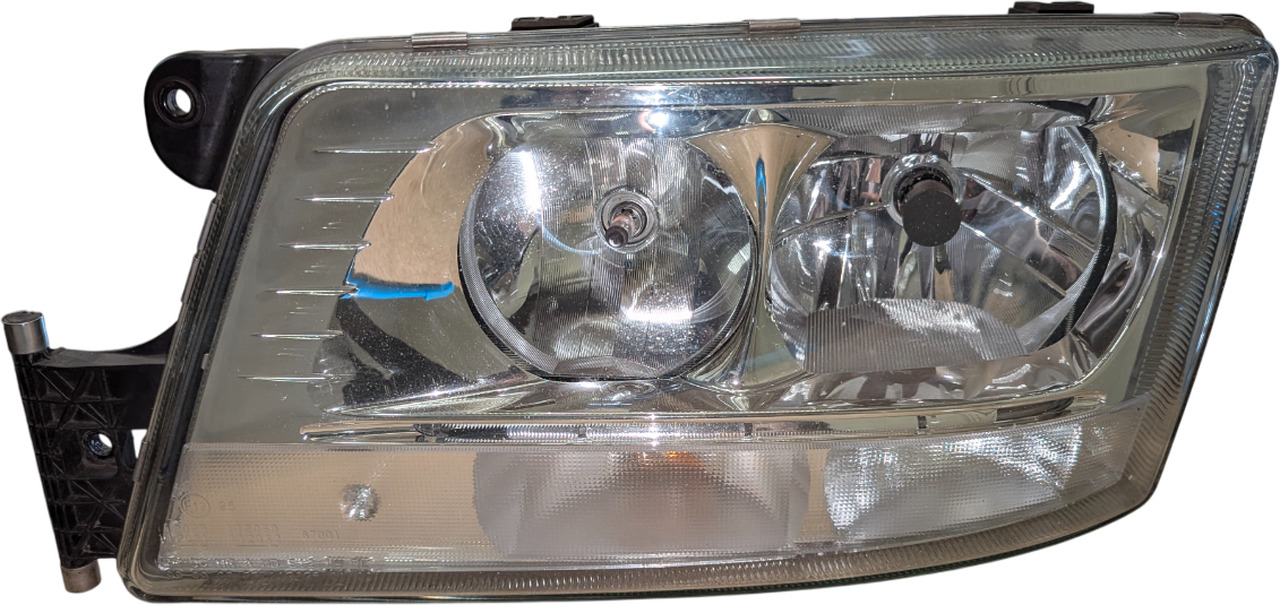 MAN TGX/TGS E6 XENON KOPLAMP GEBRUIKT LINKS 81251016713U - Feu avant pour Camion: photos 1 MAN TGX/TGS E6 XENON KOPLAMP GEBRUIKT LINKS 81251016713U - Feu avant pour Camion: photos 1