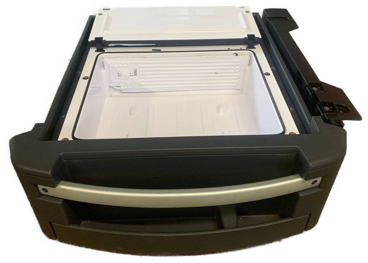RENAULT T-SERIE KOELBOX 26 LITER 7482268889 7482315436U - Cabine et intérieur pour Camion: photos 3 RENAULT T-SERIE KOELBOX 26 LITER 7482268889 7482315436U - Cabine et intérieur pour Camion: photos 3