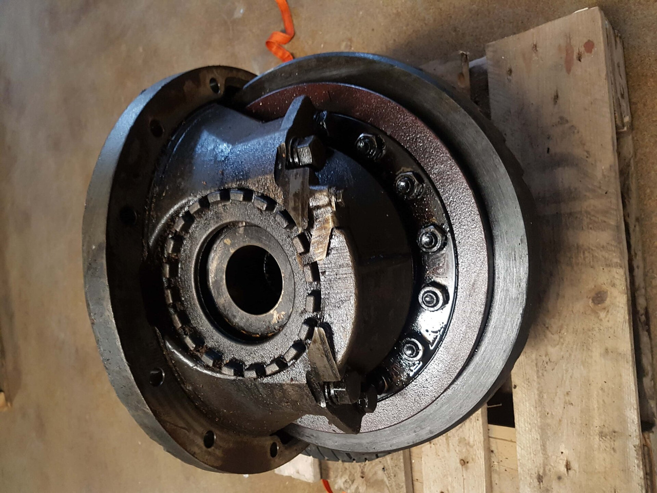 RS1356SV VOLVO DIFFERENTIAL RS/RSS1356SV EV91 RATIO 2.79 - Différentiel pour Camion: photos 3 RS1356SV VOLVO DIFFERENTIAL RS/RSS1356SV EV91 RATIO 2.79 - Différentiel pour Camion: photos 3