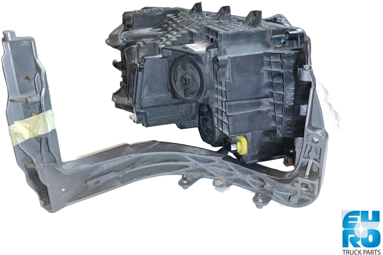 SCANIA S H7 KOPLAMP LH EL.VERSTELBAAR MET BEUGEL 2379890UA - Feu avant pour Camion: photos 3 SCANIA S H7 KOPLAMP LH EL.VERSTELBAAR MET BEUGEL 2379890UA - Feu avant pour Camion: photos 3