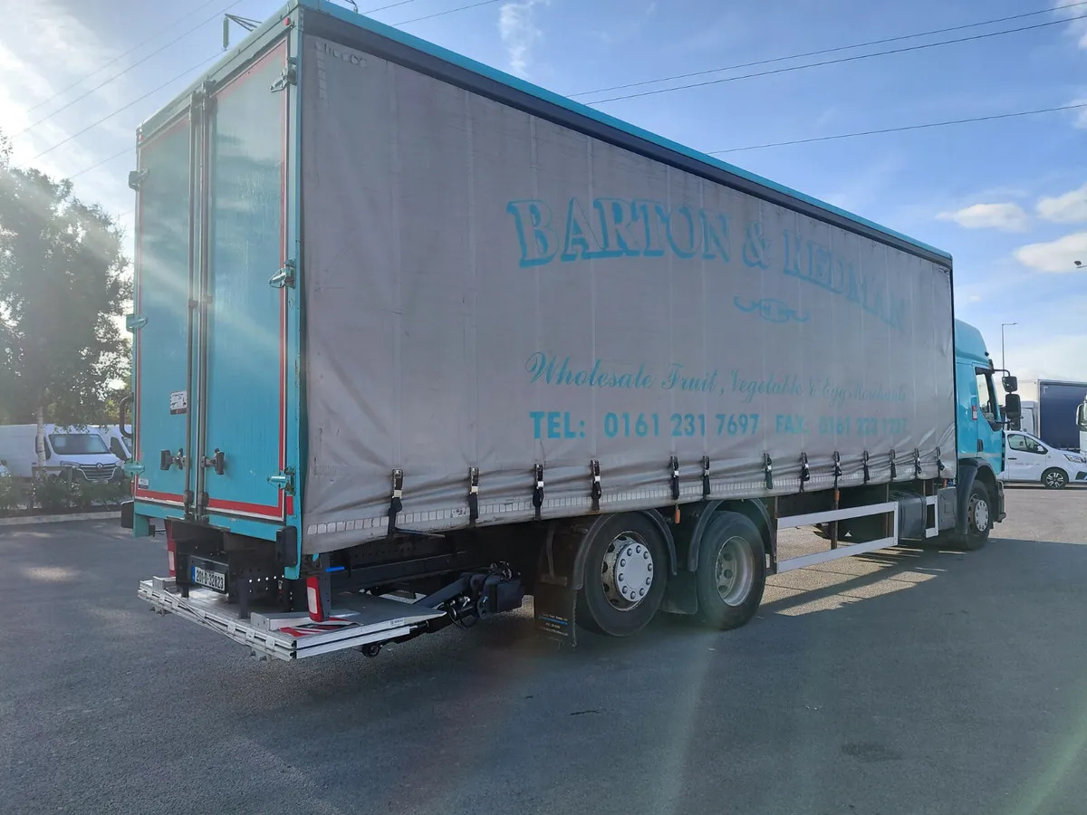 2020 Renault D Wide 26 Tonner 6×2 - Camion à rideaux coulissants: photos 5 2020 Renault D Wide 26 Tonner 6×2 - Camion à rideaux coulissants: photos 5