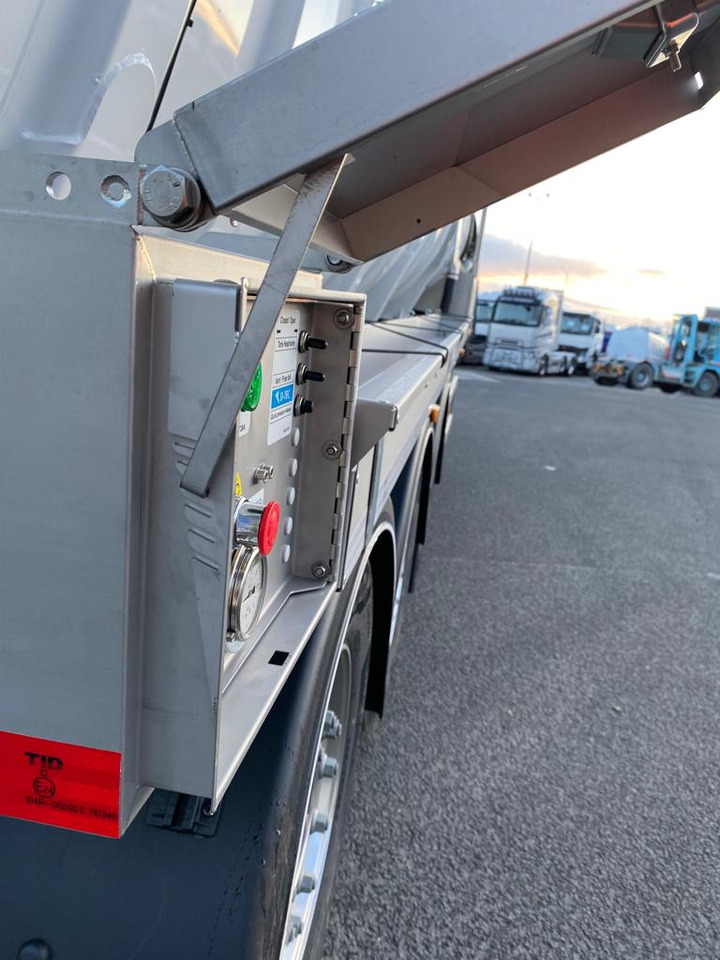 Semi-remorque citerne NEW D-TEC SV2006 VACUUM TANK: photos 10 Semi-remorque citerne NEW D-TEC SV2006 VACUUM TANK: photos 10